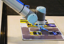 Print-&-Cut-Workflow mit Robotern automatisieren